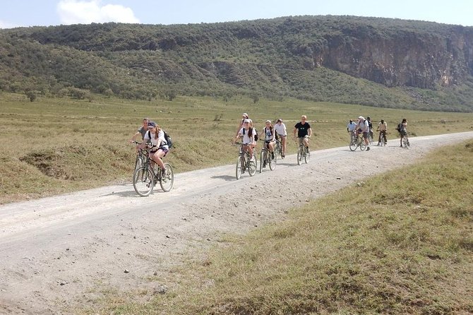 DAY TOUR PACKAGE TO LAKE NAIVASHA & HELLS GATE